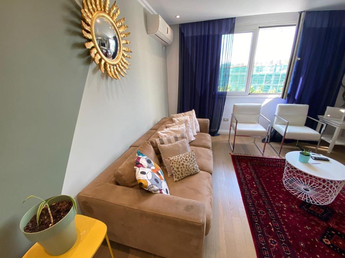 Cozy & Stylish Apartment Tirana Exterior photo